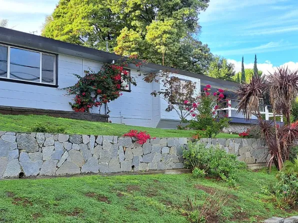 8019 Sterling Dr, Oakland, CA 94605