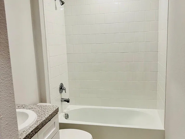 412 Alva St — Photo 26