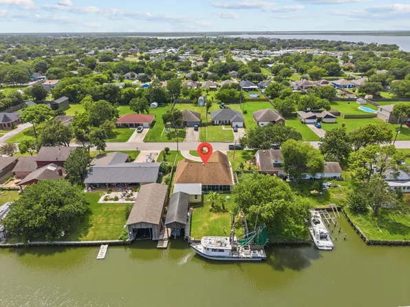 3902 18th St N, Texas City, TX 77590