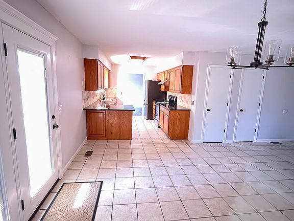 4th image of 1808 S 22nd St