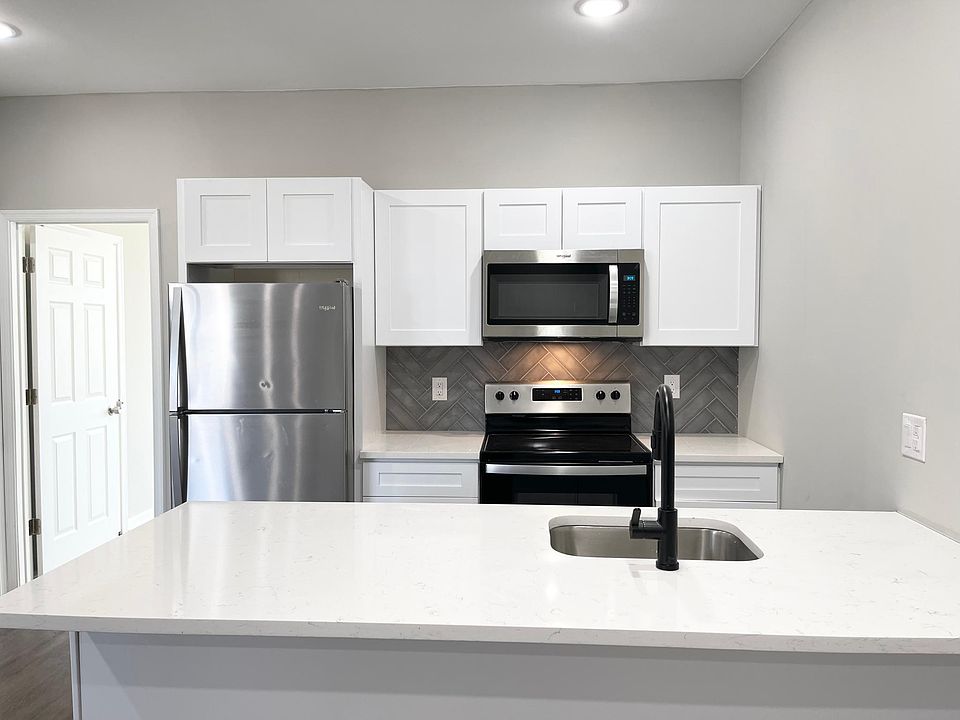 1st image of 1228 N Marshall St #3R