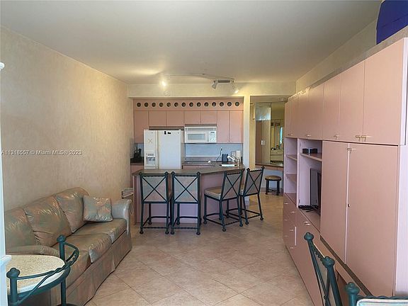 4th image of 16711 Collins Ave #Penthouse 07