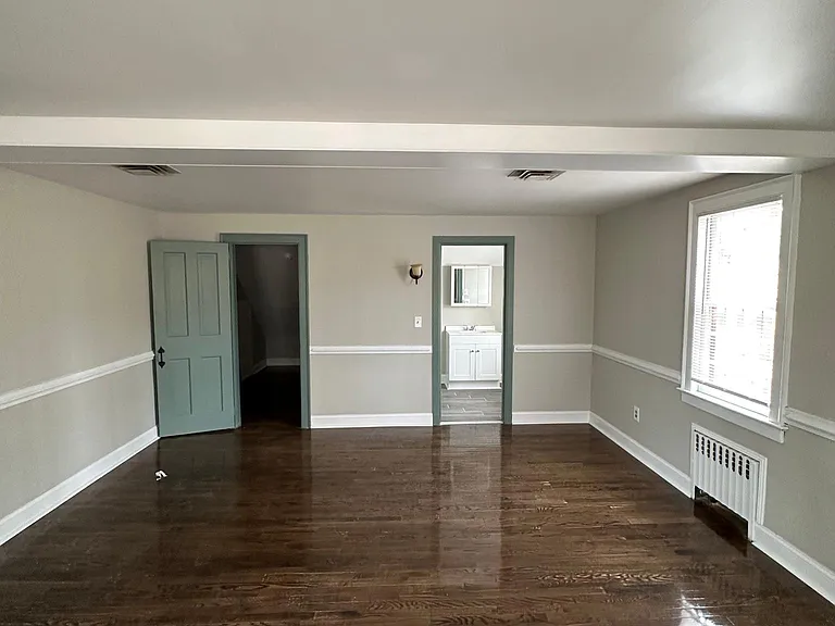 2860 Whitney Ave #1 — Photo 9