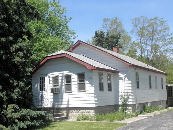 4136 W Calumet Rd, Brown Deer, WI 53209