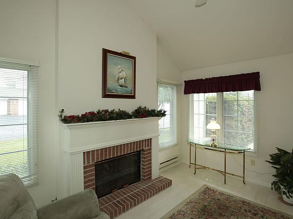 3rd image of 8813 Westlake Dr #8813