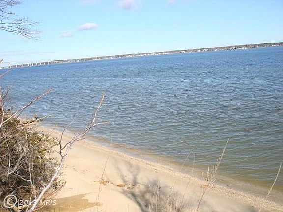Wide open view of Solomon's Island