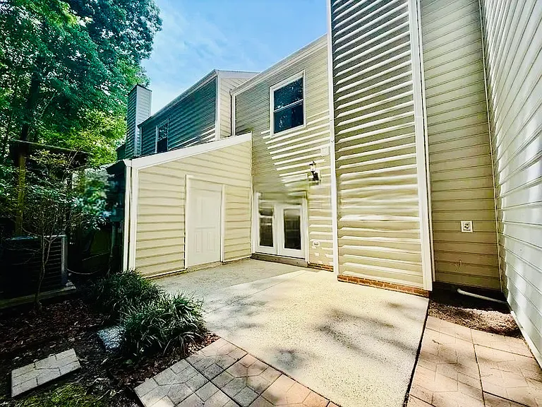 319 Riverwalk Cir — Photo 10