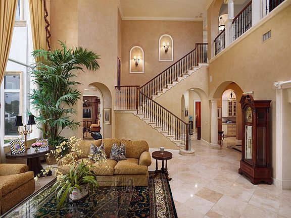 5th image of 784 Harbour Isle Court