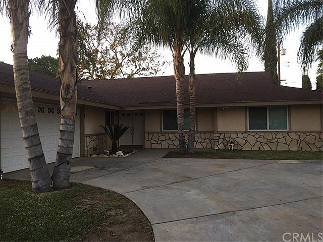 2nd image of 10985 Collett Ave