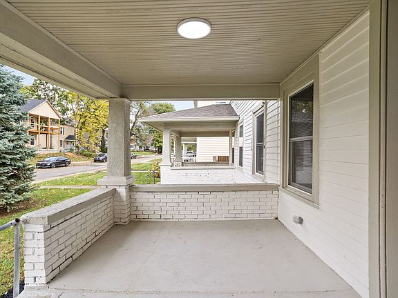 3rd image of 3245 N Park Ave #3245