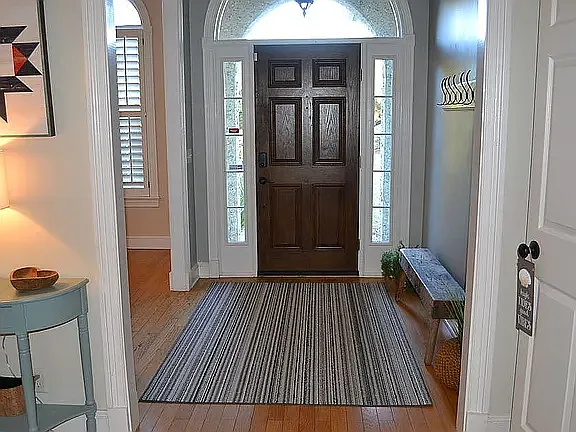 203 Villager Dr — Photo 2