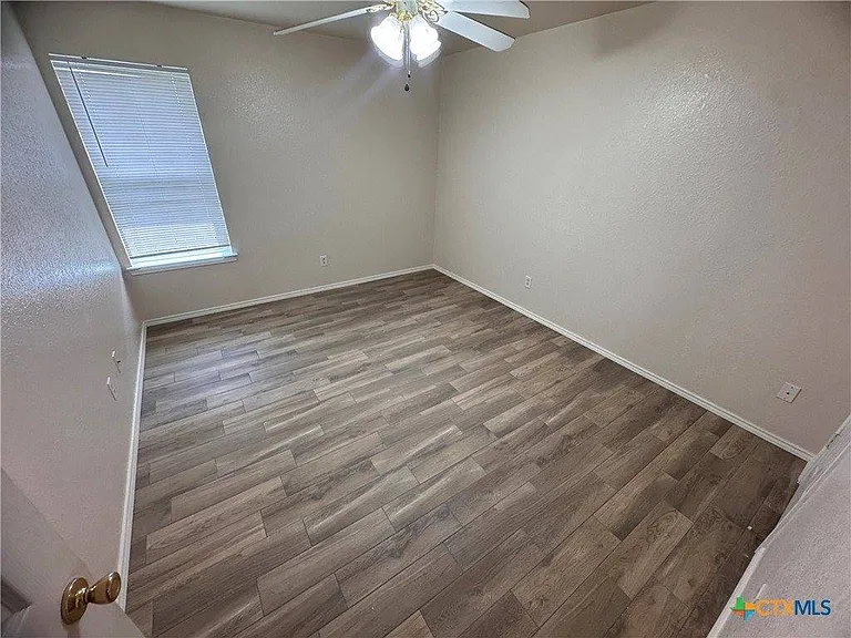 4907 John David Dr #B — Photo 13