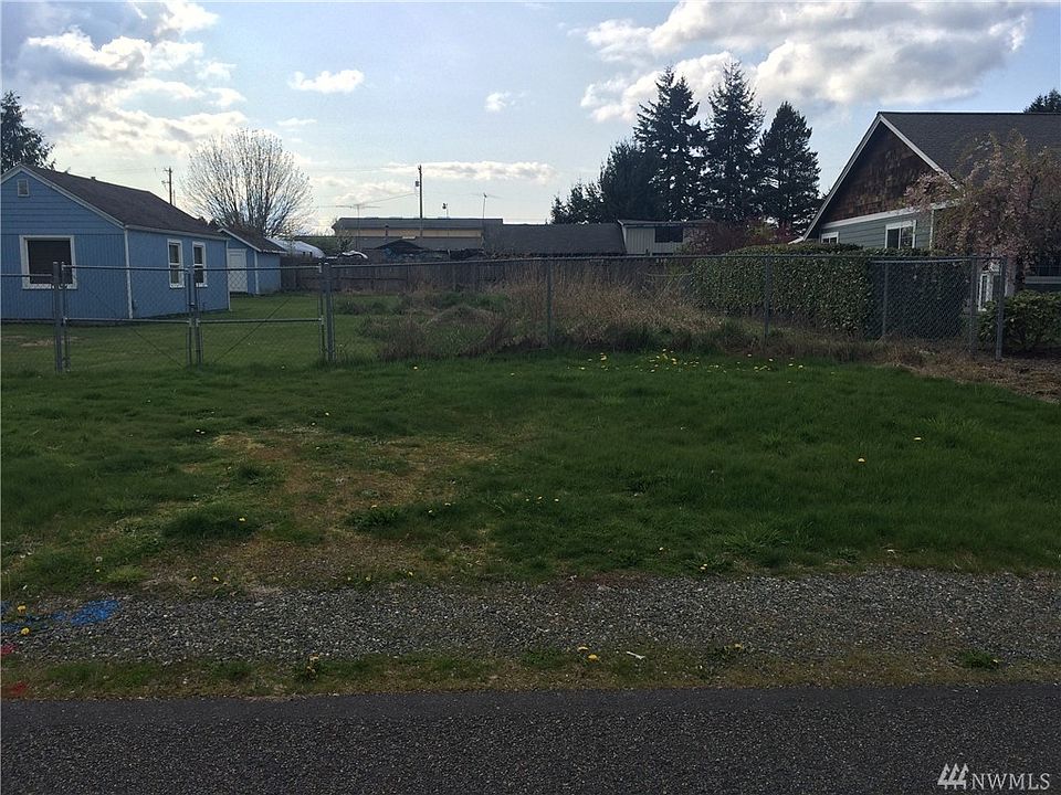 2nd image of 10510 25th Ave E
