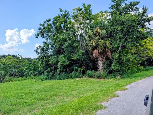 Green Briar Dr #6, Lady Lake, FL 32159
