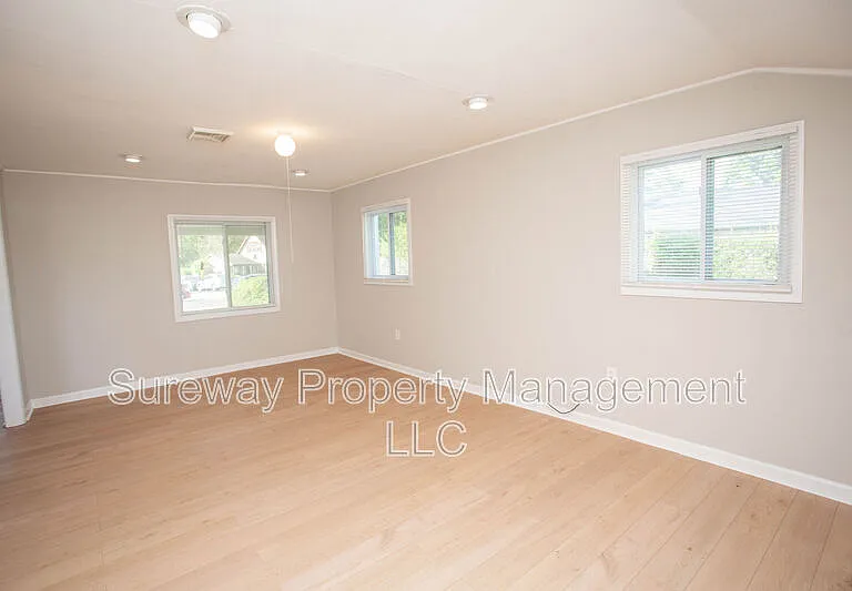 11 Sedgwick Ln — Photo 11