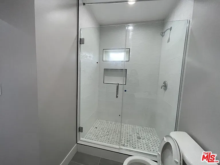 6206 Mayfield Ave — Photo 3