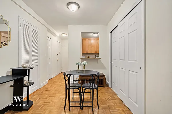 Sold by Coldwell Banker Warburg | media 2
