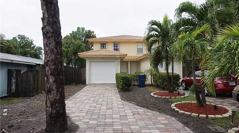 TOWNHOME 3 BEDROOM 2.5 BATH