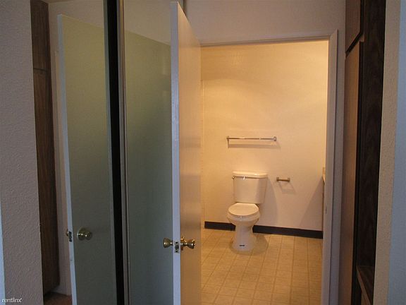 178 4th Ave. #10 8-5-16 007