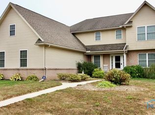7001 Shadowridge Dr, Waterville, OH 43566