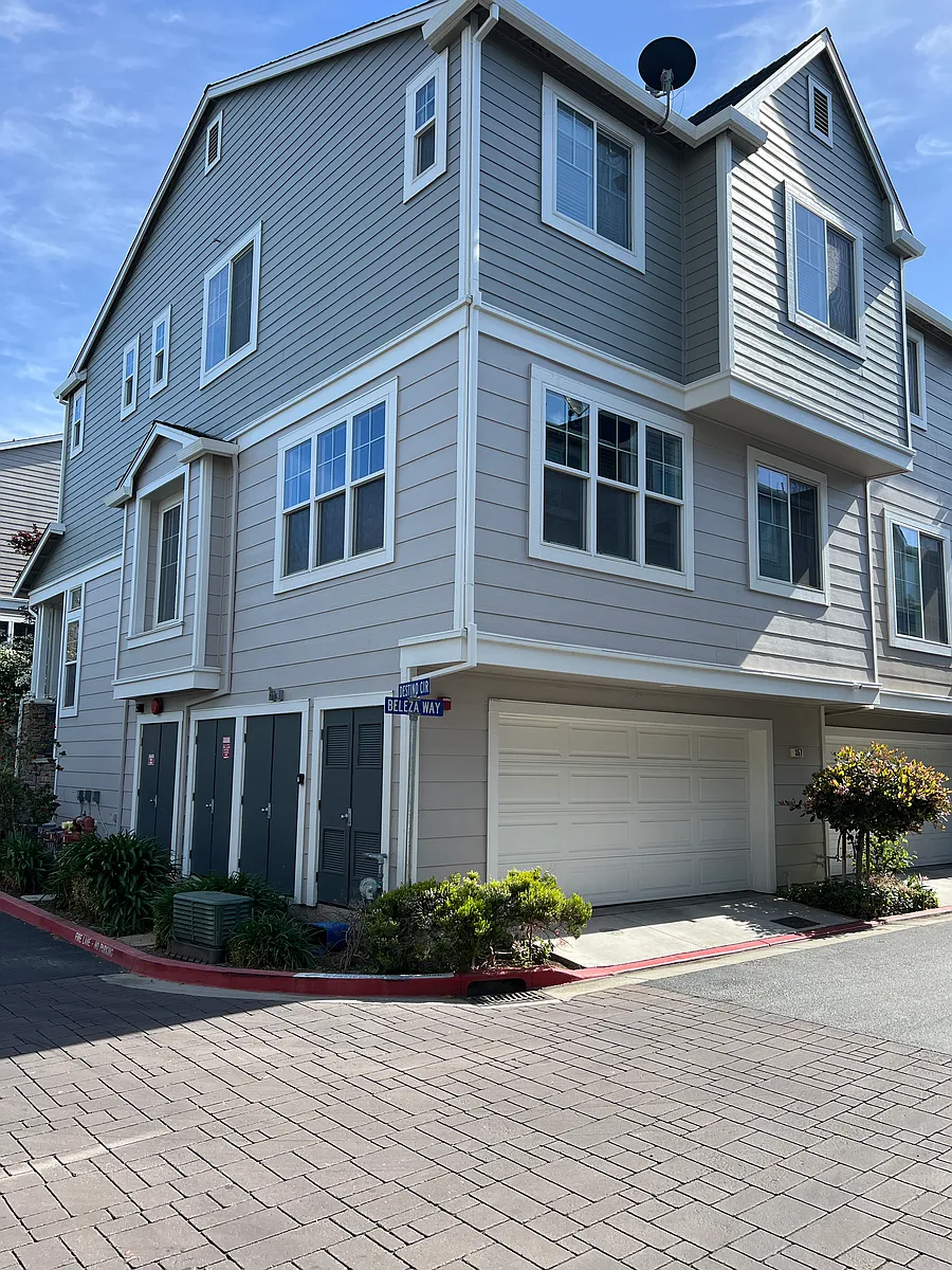 ENTIRE UNIT (TOP - BOTTOM) - 357 Destino Cir #357