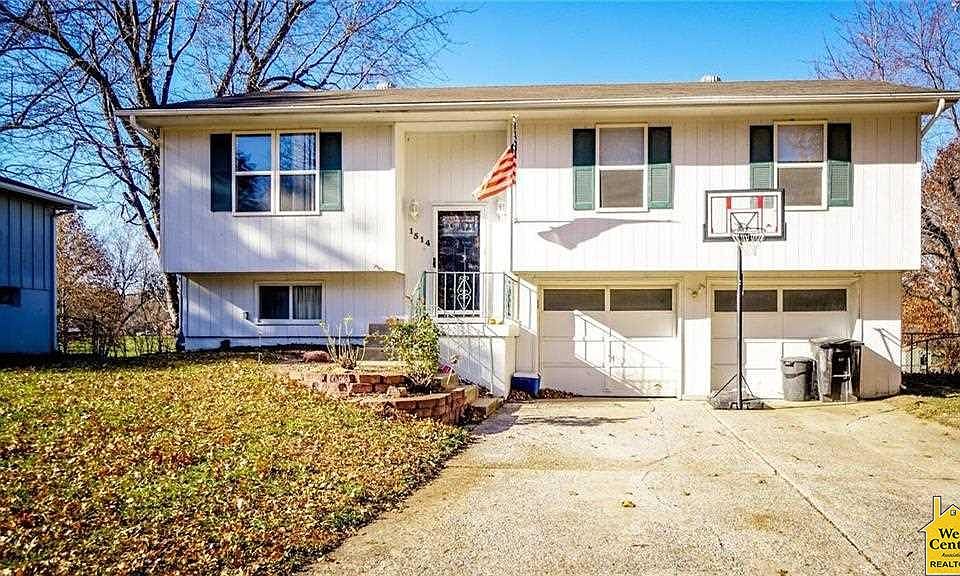 1st image of 1514 SE 15th Pl