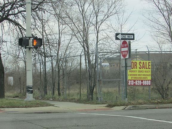 3rd image of 1019 Oakman Blvd
