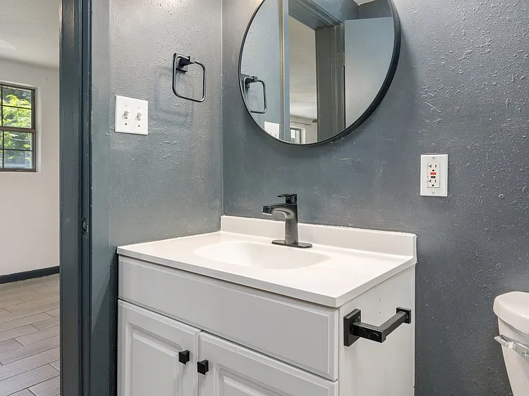 205 Pine St — Photo 25