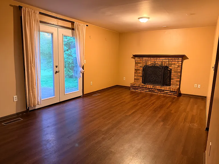6328 Thaxton Pl — Photo 2
