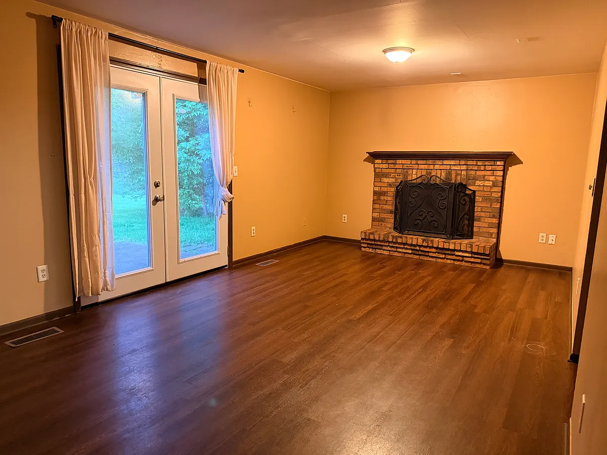 Building Photo - 6328 Thaxton Pl