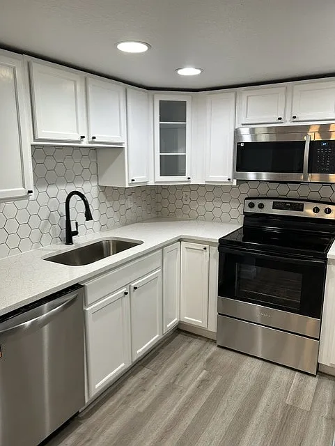 2 bed, 1025 sqft, $2,300 — Photo 4