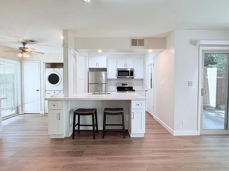 1065 San Ramon Valley Blvd — Photo 10
