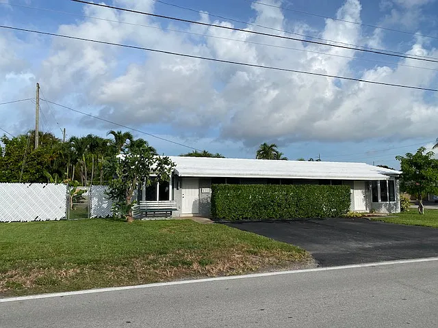 2 bed, 750 sqft, $2,150 — Photo 2