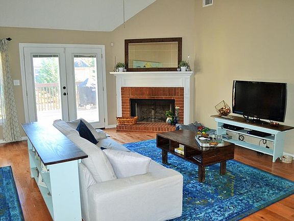 4th image of 1105 Woodfall Ct
