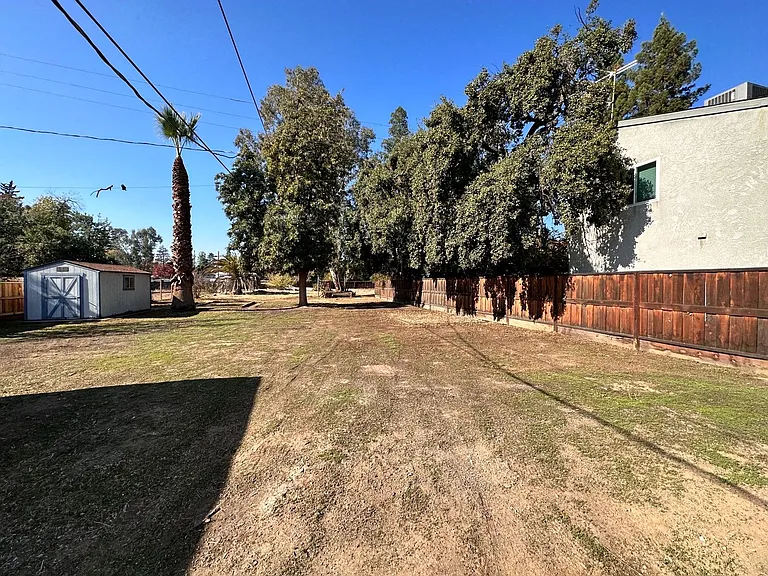 4735 N Thorne Ave — Photo 9