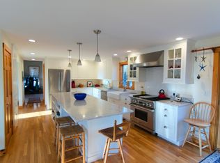 17 Old Coach Rd, West Tisbury, MA 02575
