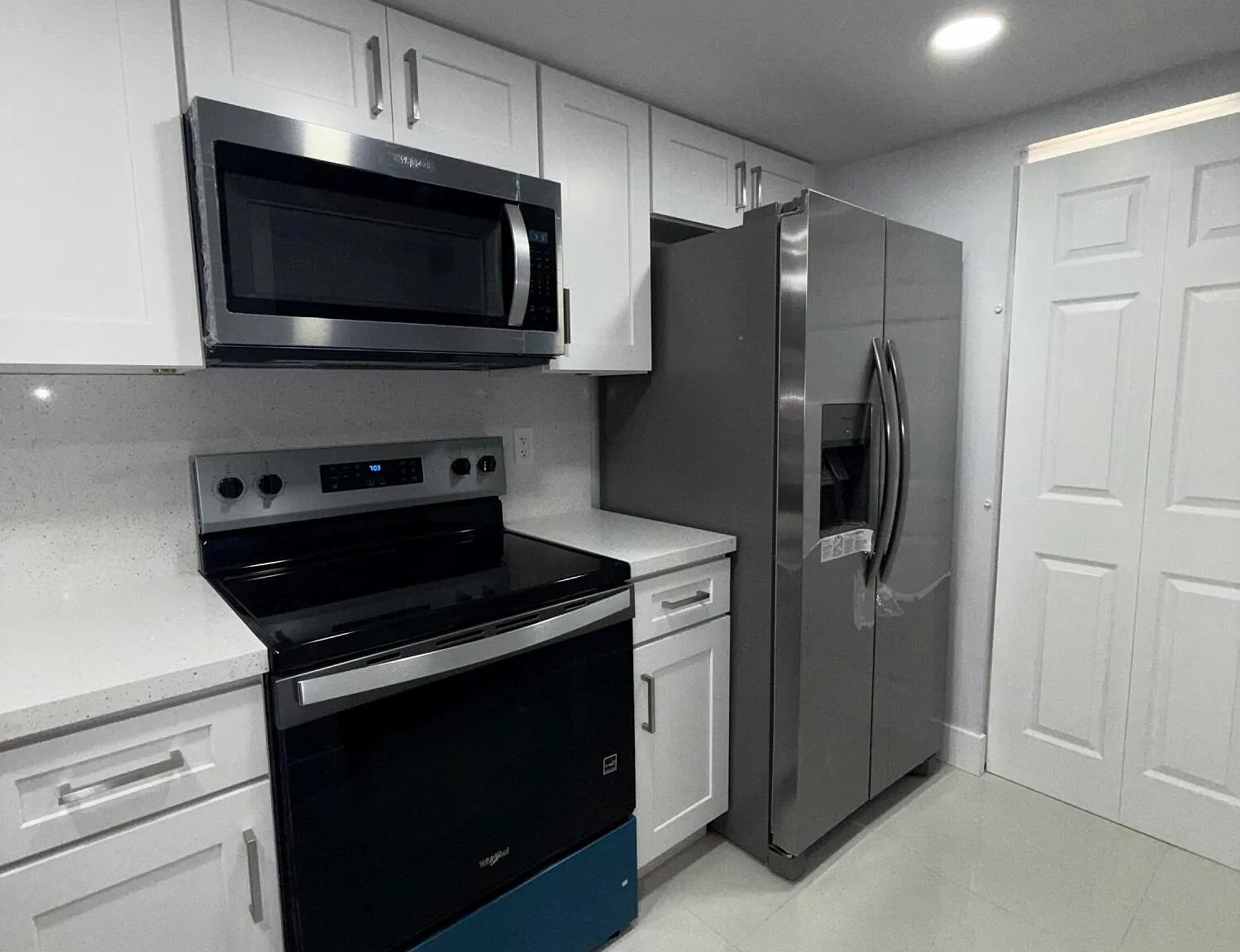 3 bed, 2.0 bath, 1323 sqft, $3,000 — Photo 4