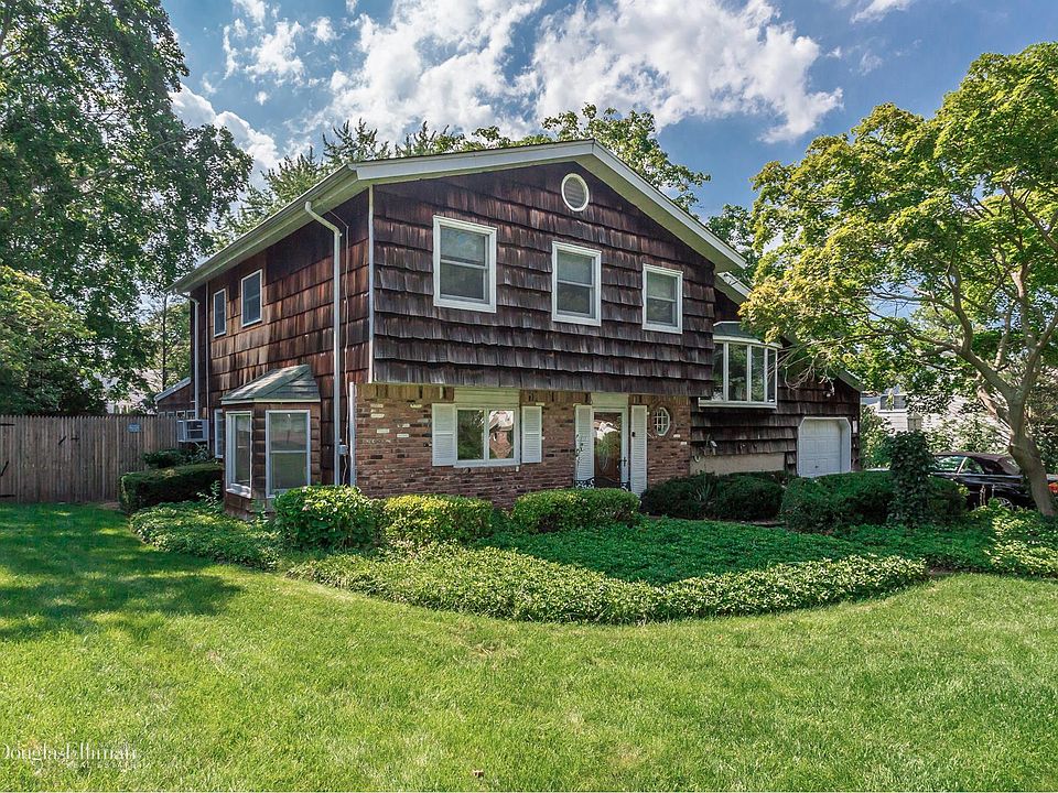 1st image of 58 Village Ln