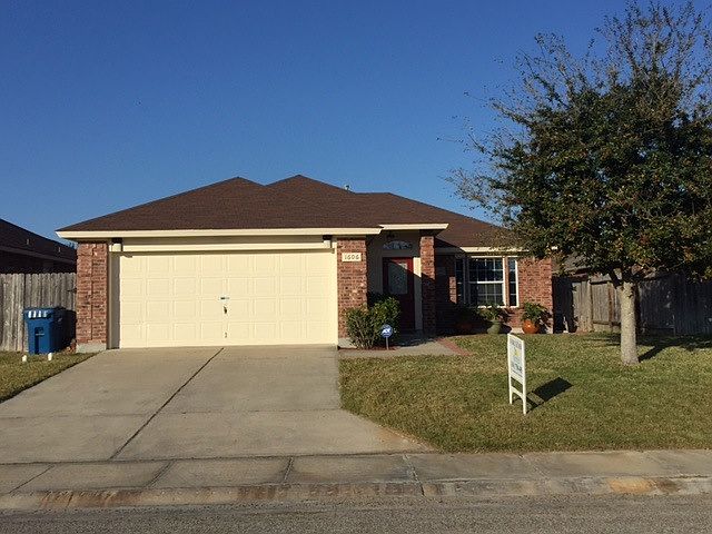1st image of 1606 Oak Landing Dr