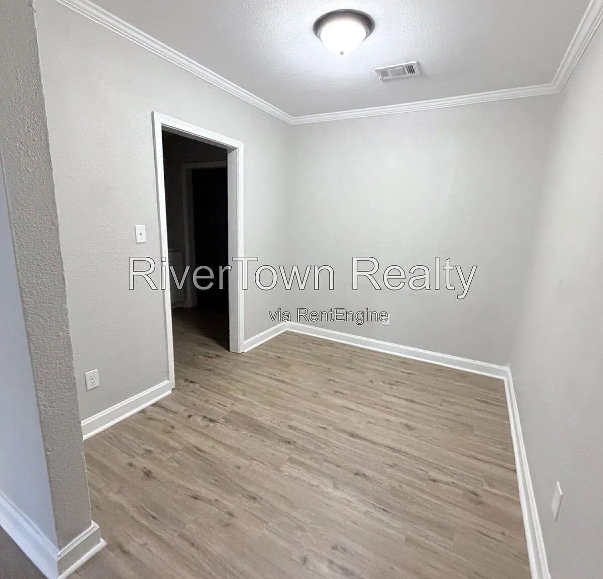 3 bed, 1.0 bath, 1171 sqft, $1,095 — Photo 2