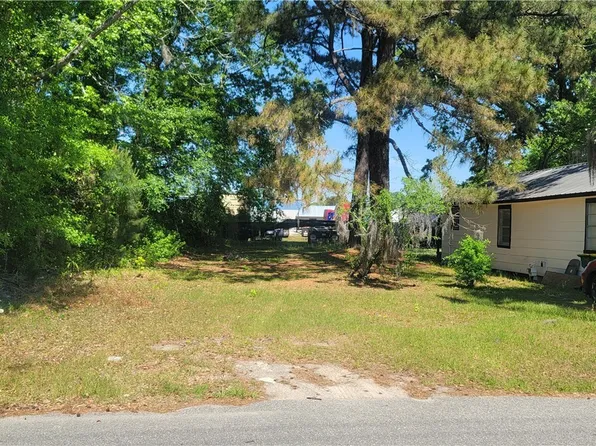 39 Leon Village Road, Garden City, GA 31408