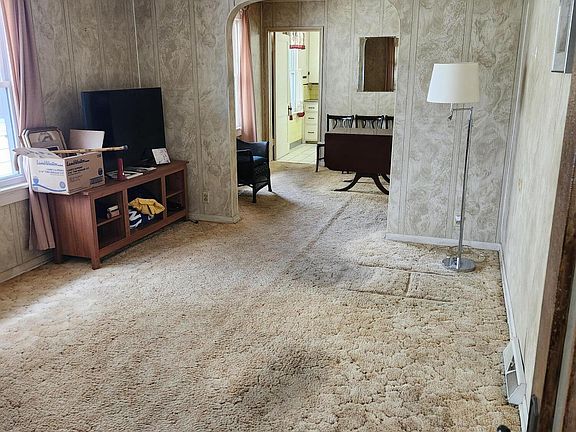 4th image of 840 Wolcott Ave