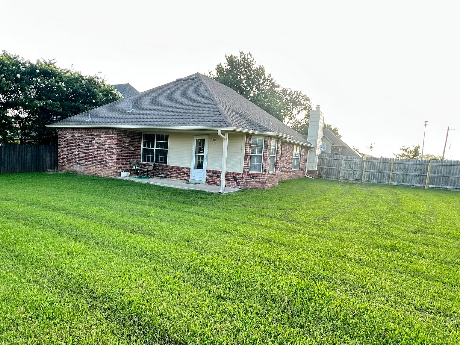 3 bed, 1600 sqft, $1,895 — Photo 2