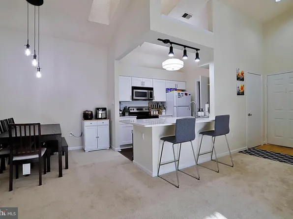 7701 Lafayette Forest Dr APT 31, Annandale, VA 22003