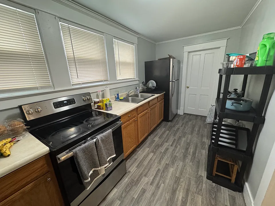 72 Ford Ave