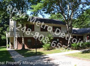 145 Village Ct, Ortonville, MI