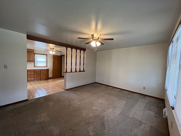 3rd image of 1046 Leslie Ln