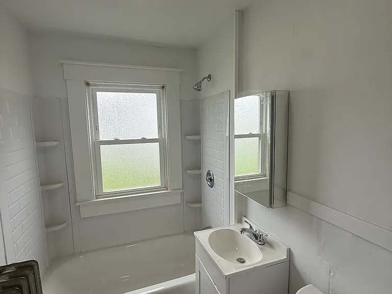 42 Maple St — Photo 12