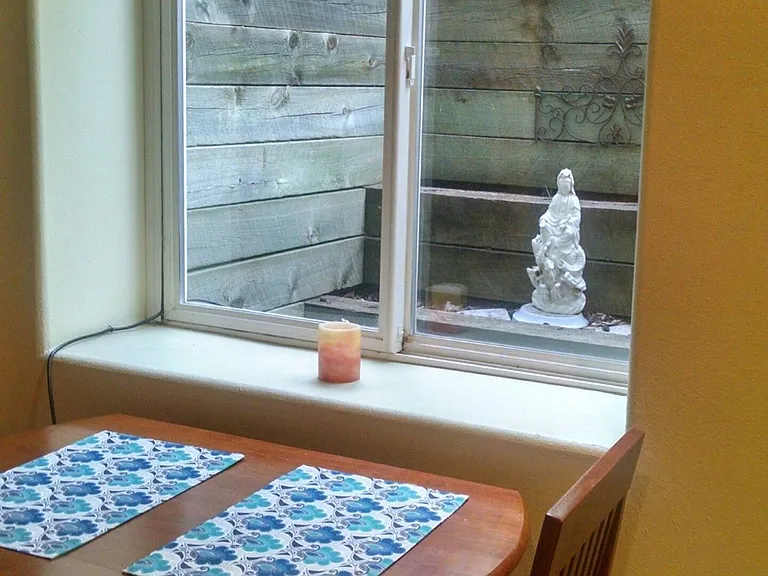 242 Griffith St — Photo 6
