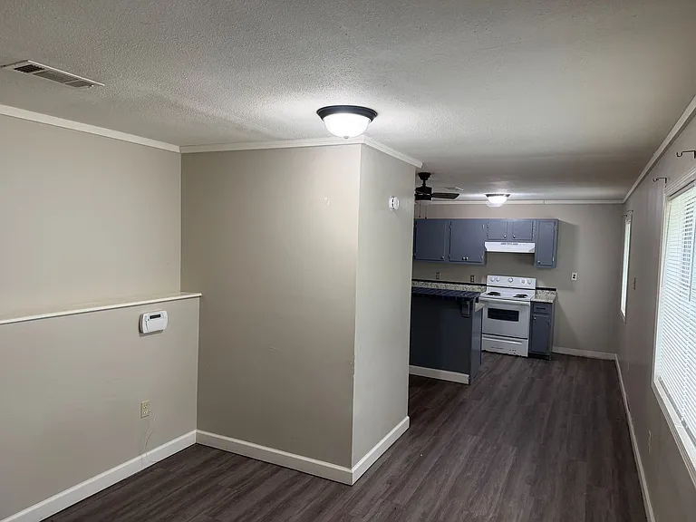 4 Pine Tree Apartment Rd — Photo 3